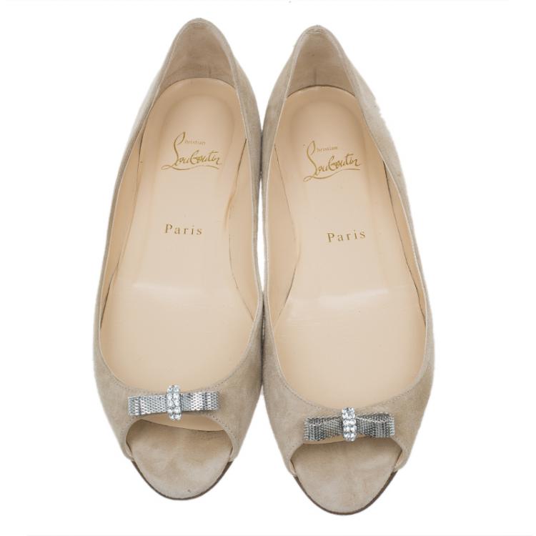 Pre Owned Christian Louboutin Beige Suede Embellished Bow Detail Peep Toe Flats Size 38.5