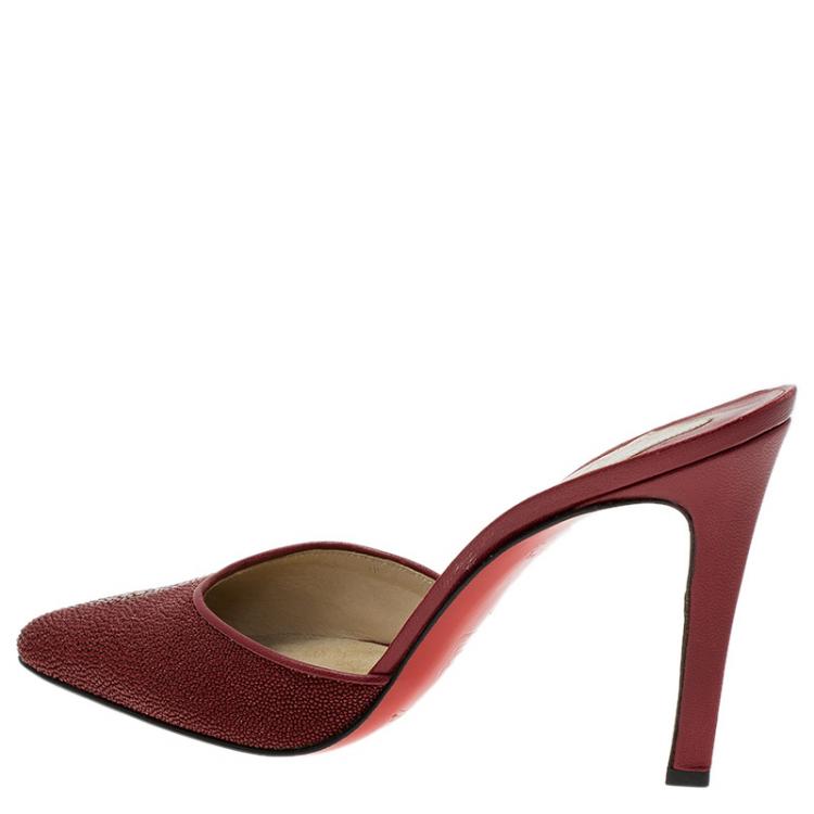 مملوكة مسبقًا Christian Louboutin Red Sting Ray Mules Size 38