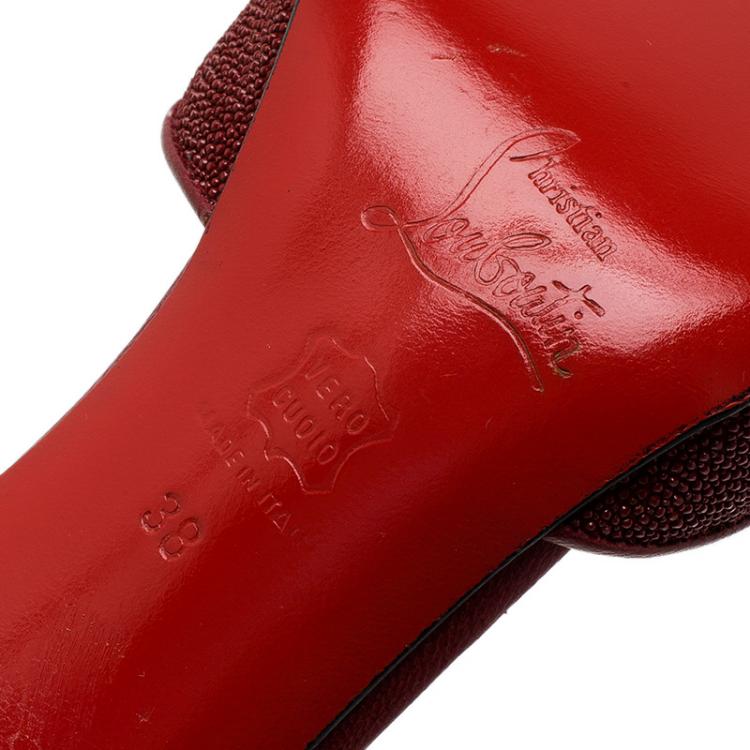 مملوكة مسبقًا Christian Louboutin Red Sting Ray Mules Size 38