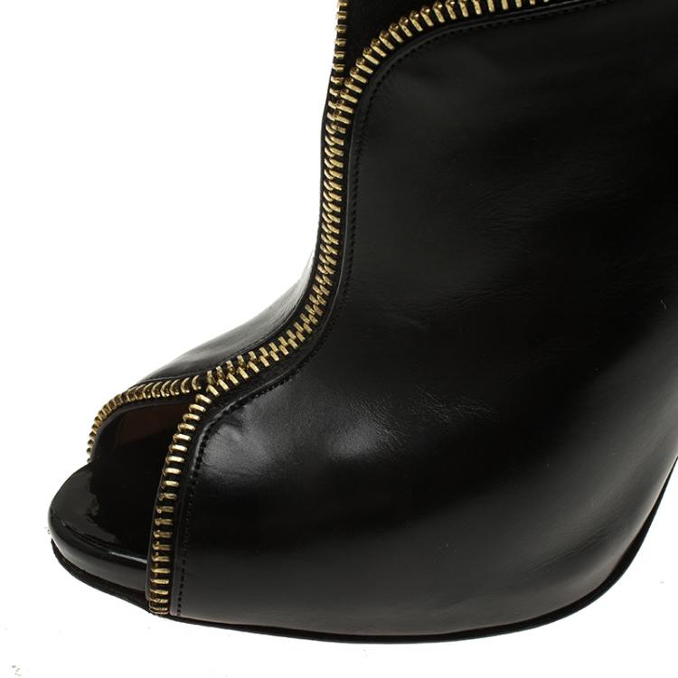 Pre Owned Christian Louboutin Black Leather and Suede Col Zippe Ankle Boots Size 39