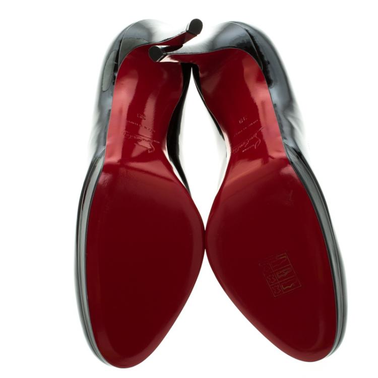 مملوكة مسبقًا Christian Louboutin Black Patent New Simple Pumps Size 39