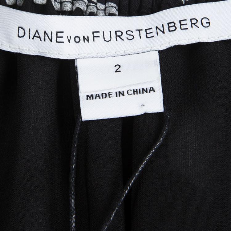 مملوكة مسبقًا Diane Von Furstenberg Monochrome Zebra Printed Silk Simonia Gown S