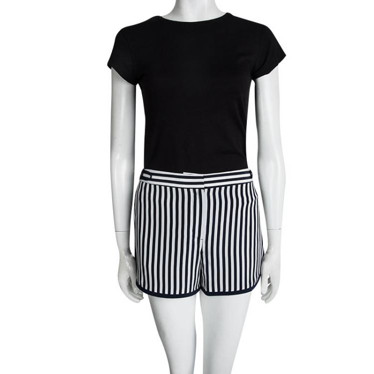 Pre Owned Diane Von Furstenberg Navy Blue and White January Striped Silk Tiffany Print Shorts M