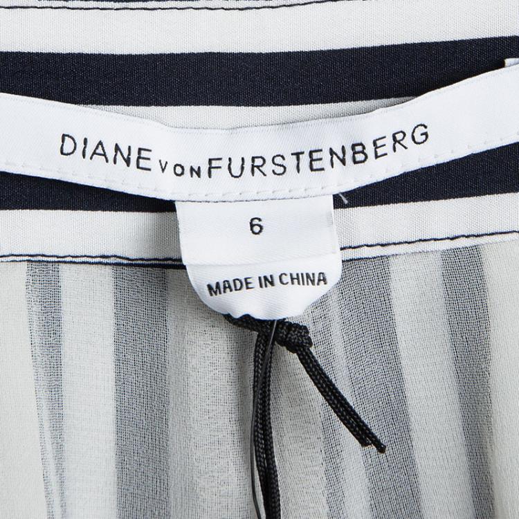 Pre Owned Diane Von Furstenberg Navy Blue and White January Striped Silk Tiffany Print Shorts M