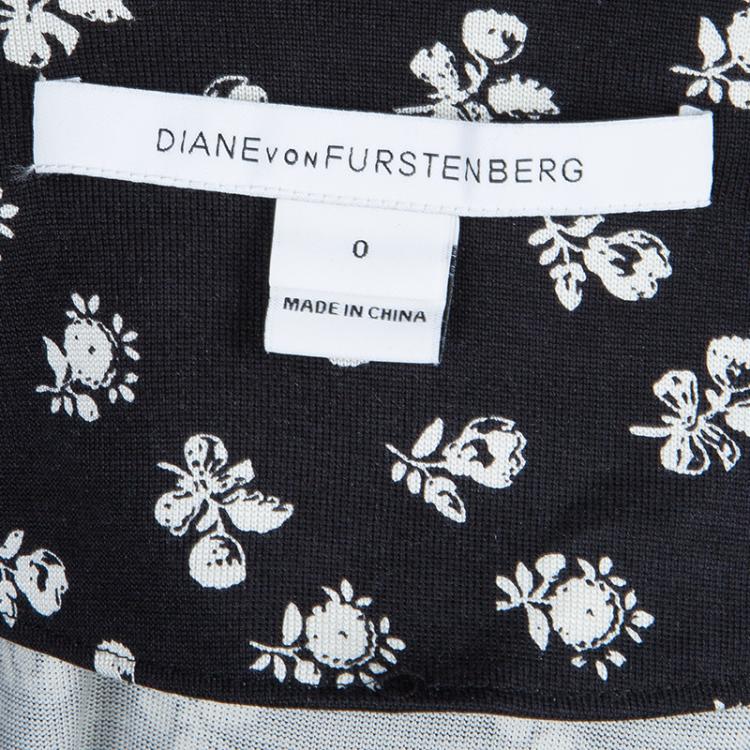 Pre Owned Diane Von Furstenberg Black and White Knit Rose Long Dress XS