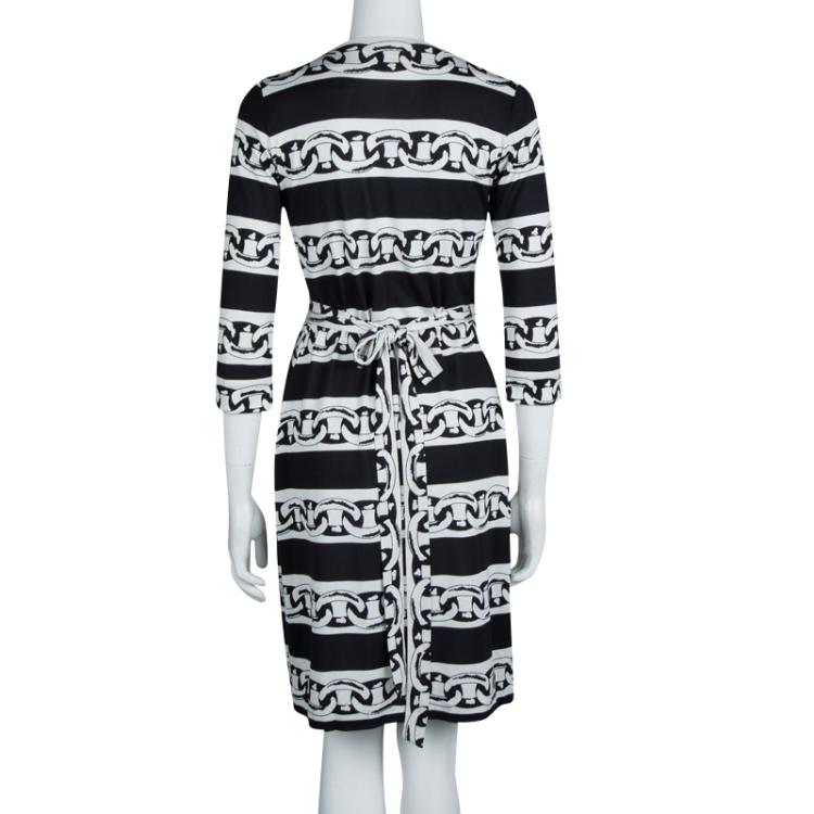 Pre Owned Diane von Furstenberg Monochrome Printed Silk Jersey New Julian Wrap Dress S