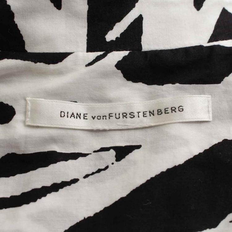 Pre Owned Diane von Furstenberg Monochrome Printed Wrap Dress S
