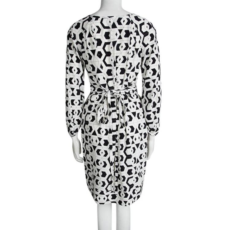 Pre Owned Diane Von Furstenberg Monochrome Printed Silk Belted Eribec Shift Dress M