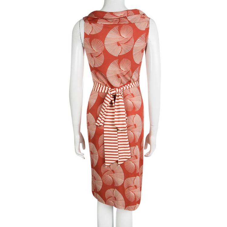 مملوكة مسبقًا Diane Von Furstenberg Red Printed Silk Fariba Wrap Dress S