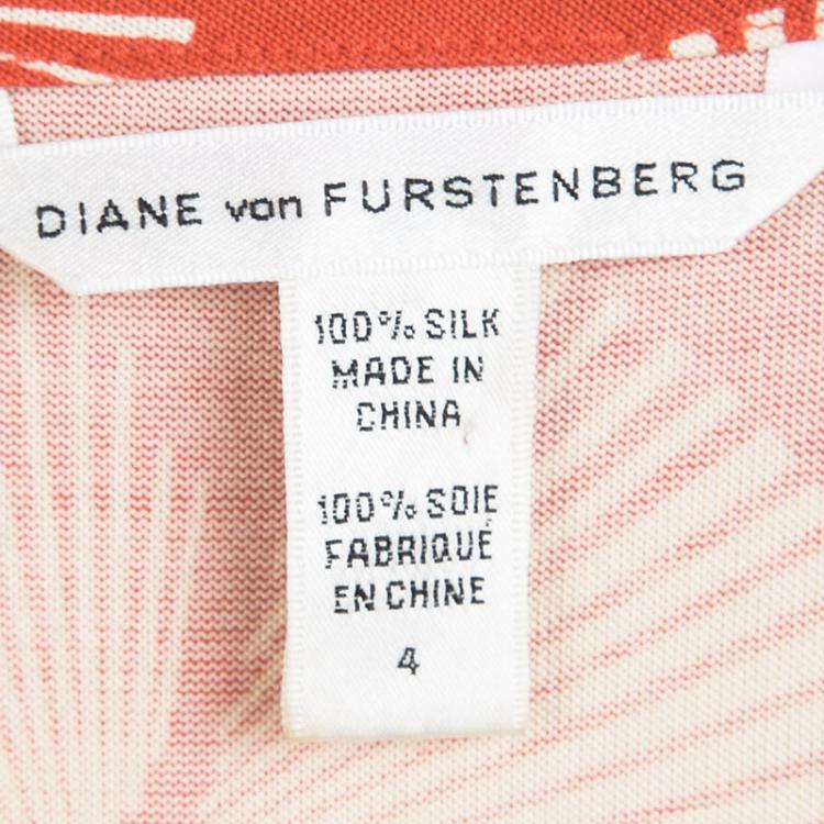 مملوكة مسبقًا Diane Von Furstenberg Red Printed Silk Fariba Wrap Dress S