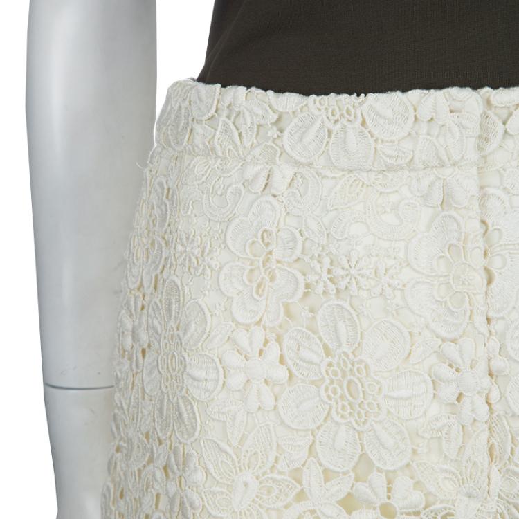 Pre Owned Dolce and Gabbana Cream Floral Lace Shorts S