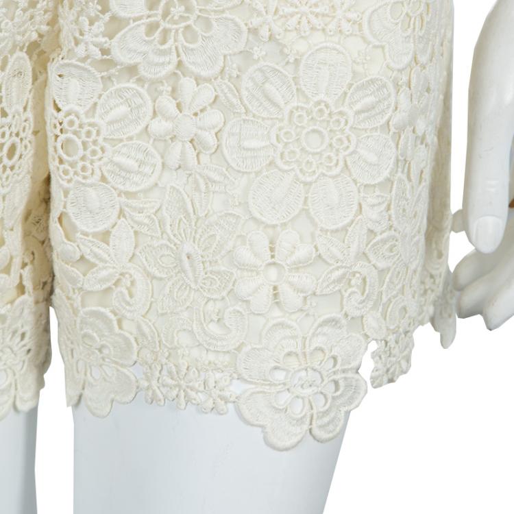Pre Owned Dolce and Gabbana Cream Floral Lace Shorts S