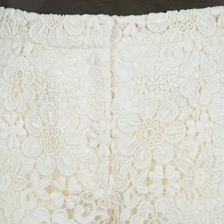 Pre Owned Dolce and Gabbana Cream Floral Lace Shorts S