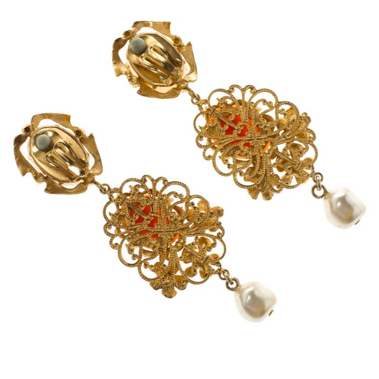 Pre Owned Dolce & Gabbana Cameo Gold Tone Faux Pearl Long Clip-on Earrings