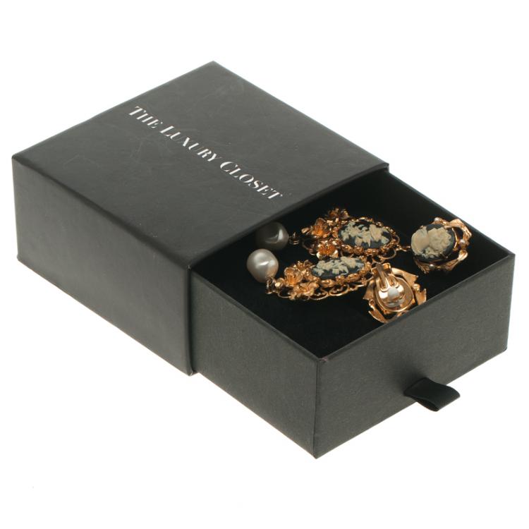 Pre Owned Dolce and Gabbana Cameo Faux Pearl Gold Tone Long Clip-on Earrings 