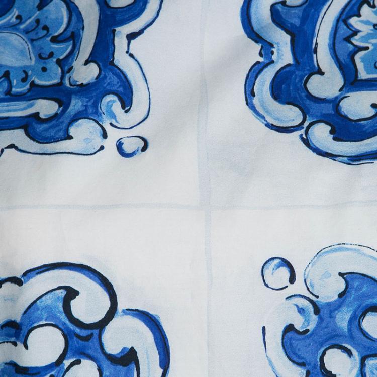 مملوكة مسبقًا Dolce & Gabbana White and Blue Cotton Majolica Print Top S