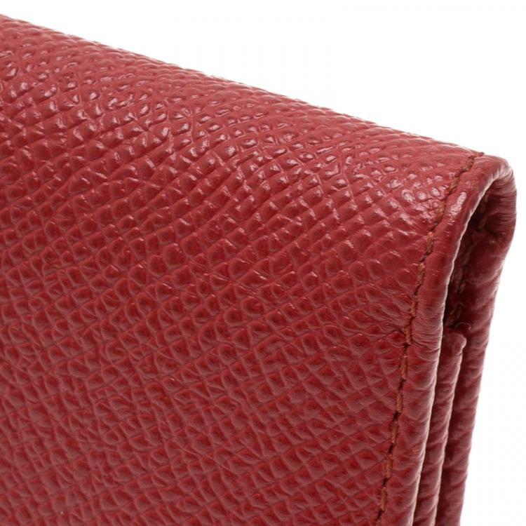 مملوكة مسبقًا Dolce and Gabbana Red Leather Dauphine Flap Compact Wallet