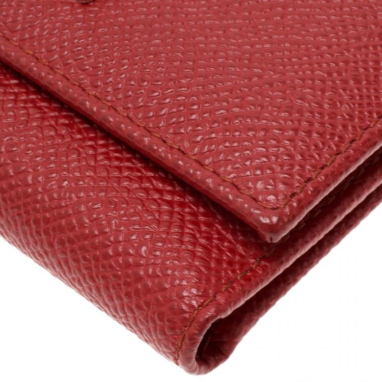 مملوكة مسبقًا Dolce and Gabbana Red Leather Dauphine Flap Compact Wallet