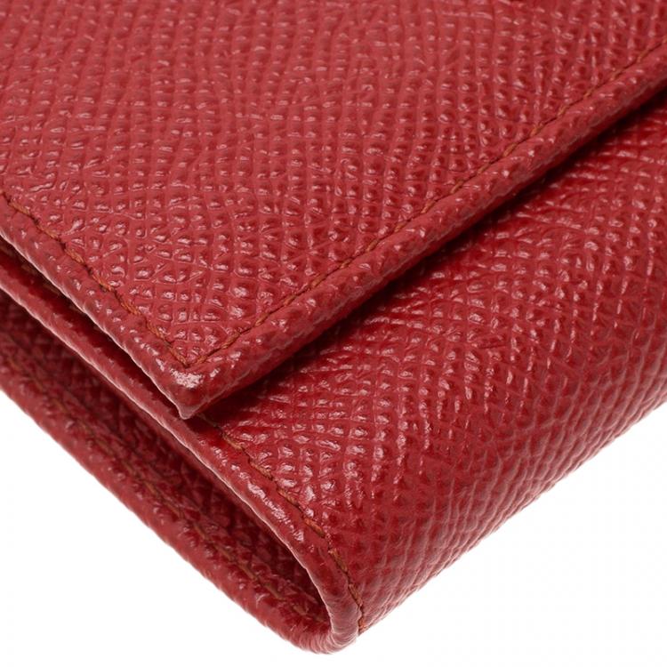 مملوكة مسبقًا Dolce and Gabbana Red Leather Dauphine Flap Compact Wallet
