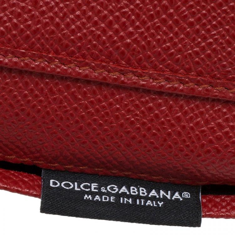 مملوكة مسبقًا Dolce and Gabbana Red Leather Dauphine Flap Compact Wallet
