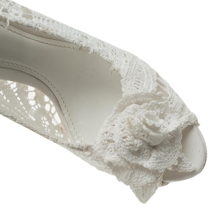 Pre Owned Dolce and Gabbana White Rose Detail Lace Peep Toe Pumps Size 37.5