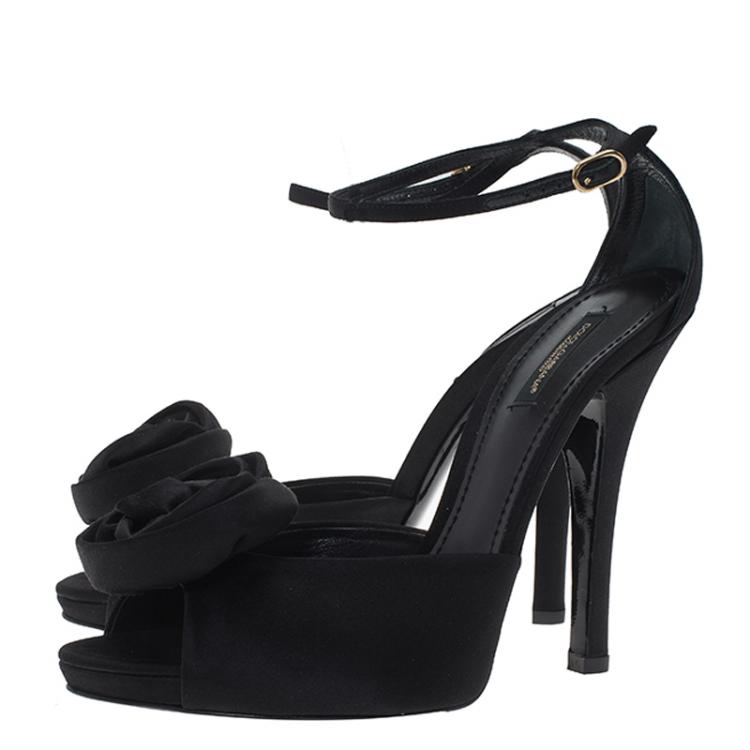 مملوكة مسبقًا Dolce and Gabbana Black Satin Rose Ankle Strap Sandals Size 39