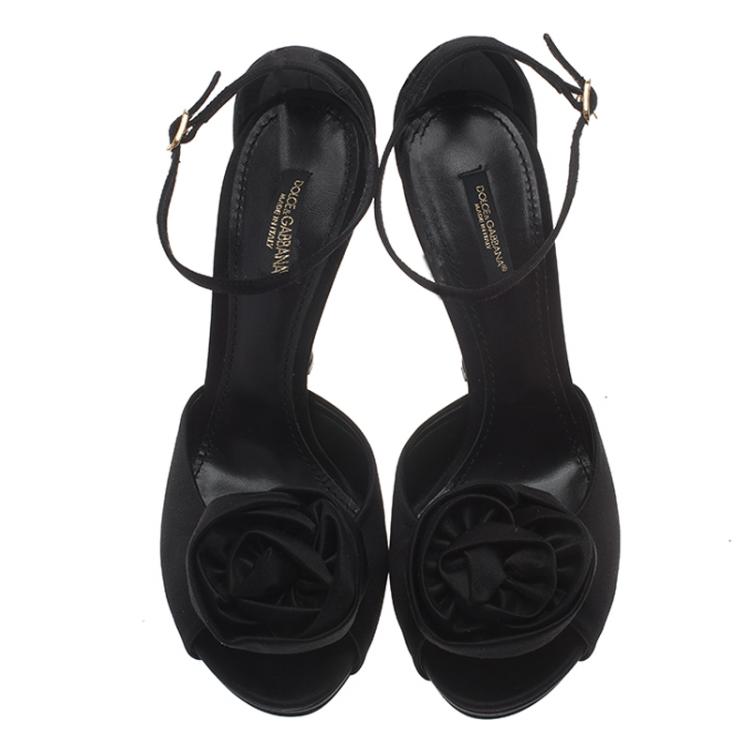 مملوكة مسبقًا Dolce and Gabbana Black Satin Rose Ankle Strap Sandals Size 39