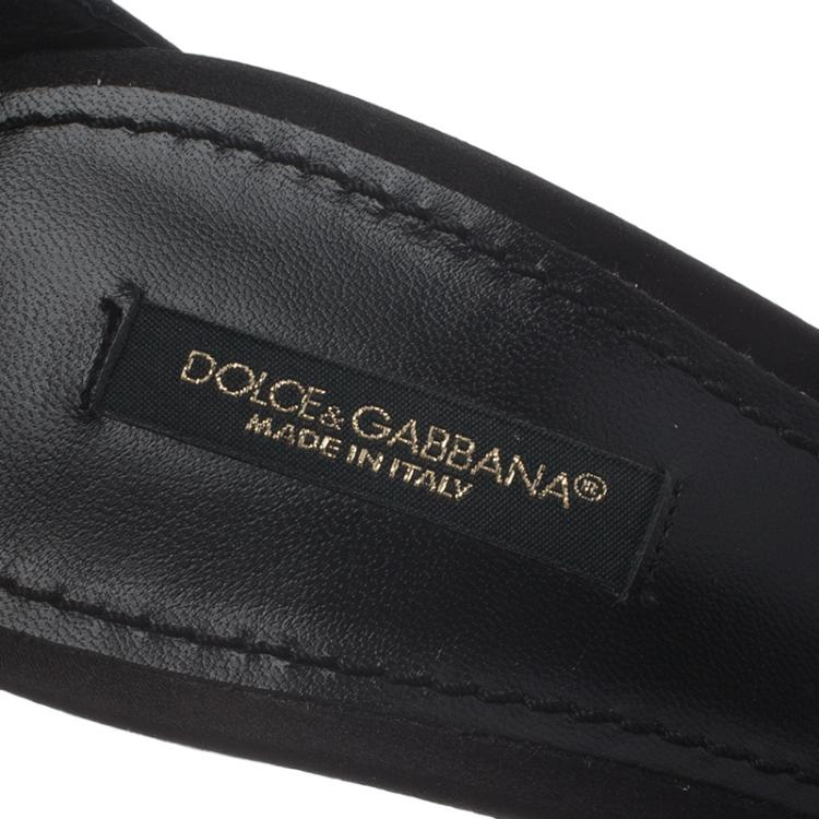 مملوكة مسبقًا Dolce and Gabbana Black Satin Rose Ankle Strap Sandals Size 39