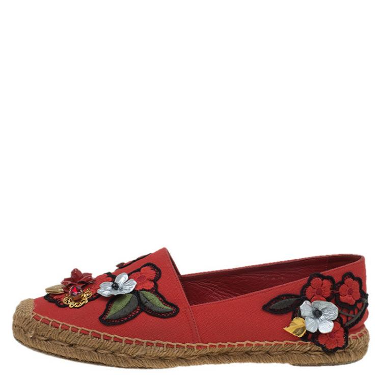 Pre Owned Dolce and Gabbana Red Canvas Locket Flower and Jewel Embroidered Espadrilles Size 40