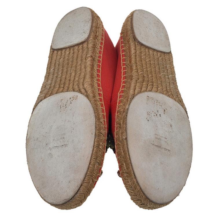 Pre Owned Dolce and Gabbana Red Canvas Locket Flower and Jewel Embroidered Espadrilles Size 40