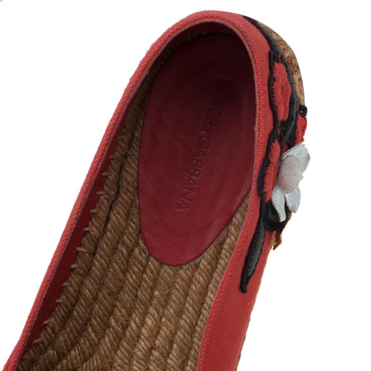 Pre Owned Dolce and Gabbana Red Canvas Locket Flower and Jewel Embroidered Espadrilles Size 40