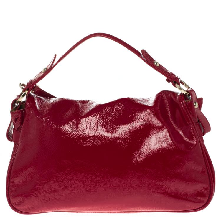 مملوكة مسبقًا Fendi Red Patent Leather Push Lock Satchel