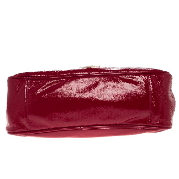 مملوكة مسبقًا Fendi Red Patent Leather Push Lock Satchel