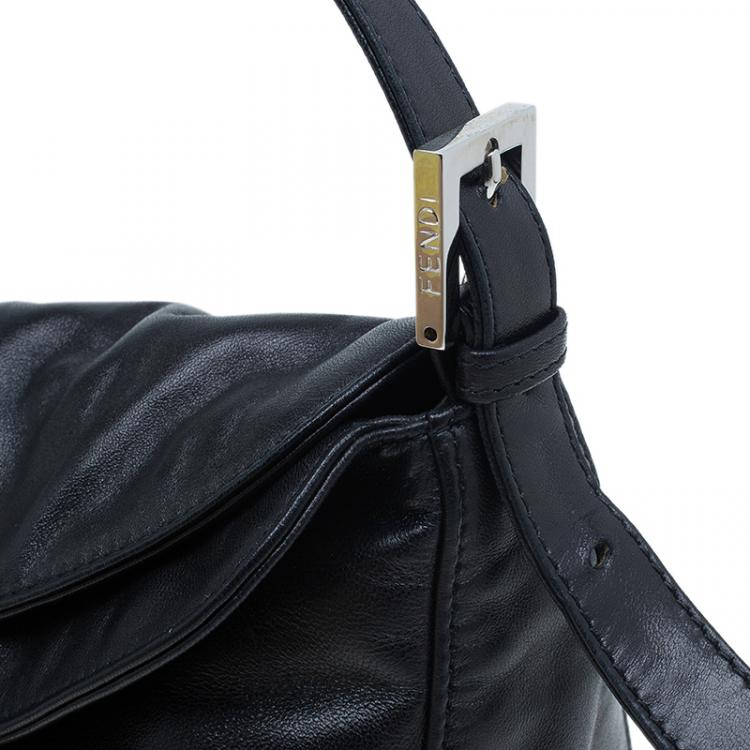مملوكة مسبقًا Fendi Black Leather and Green Buckle Small Shoulder bag