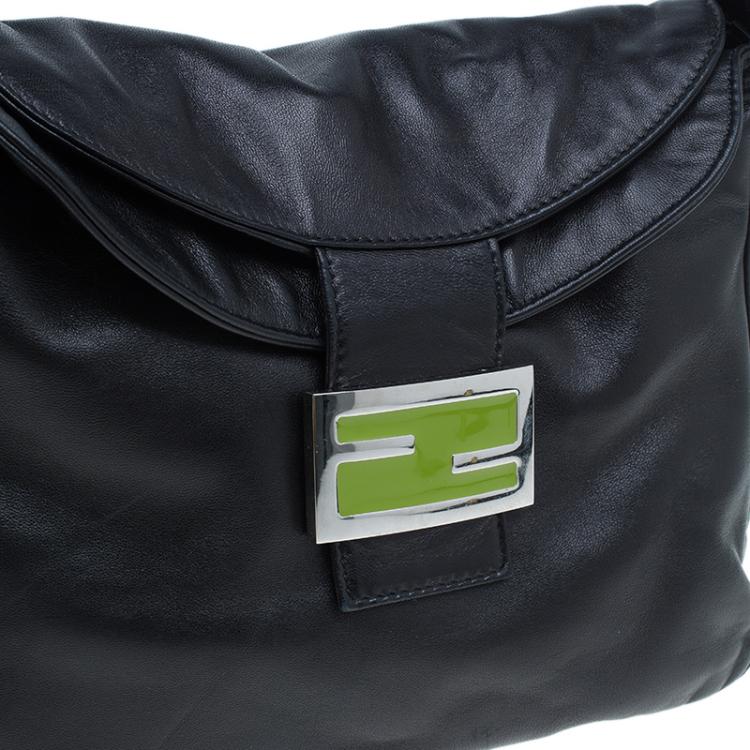 مملوكة مسبقًا Fendi Black Leather and Green Buckle Small Shoulder bag