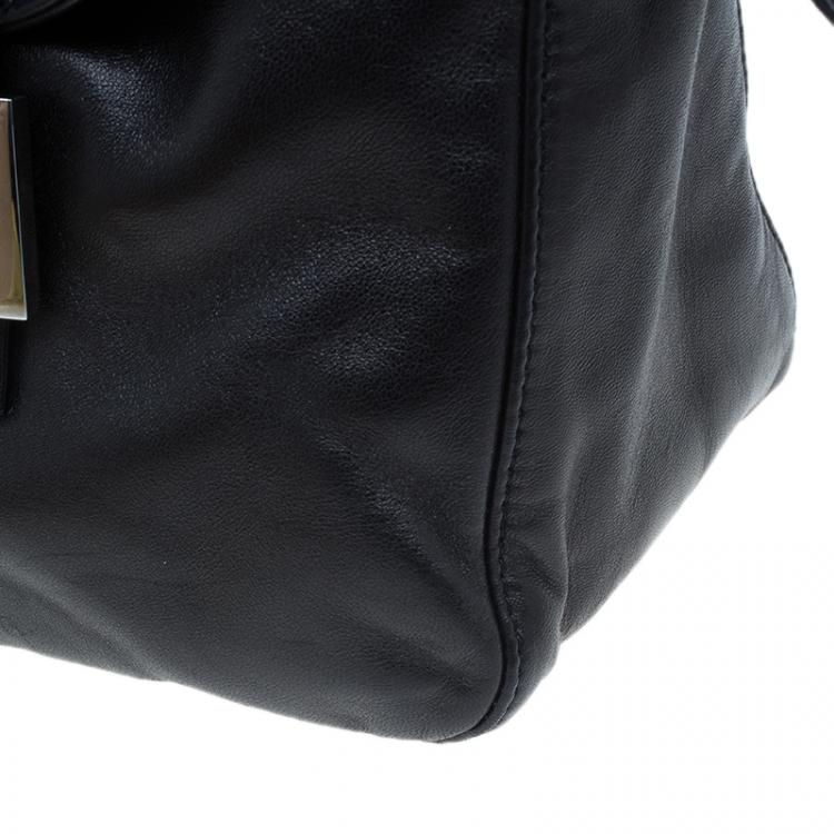 مملوكة مسبقًا Fendi Black Leather and Green Buckle Small Shoulder bag