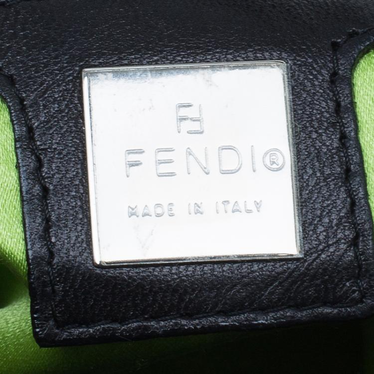 مملوكة مسبقًا Fendi Black Leather and Green Buckle Small Shoulder bag