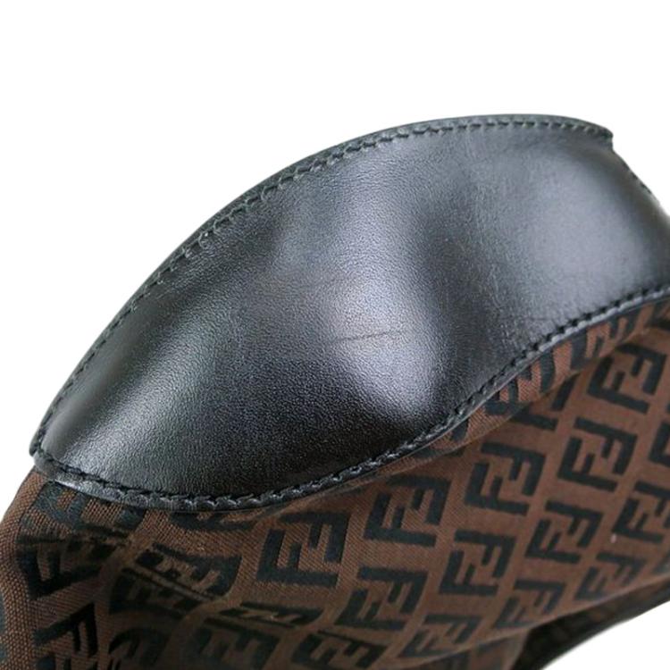 Pre Owned Fendi Tobacco Zucchino Canvas/Leather Front Pocket Hobo