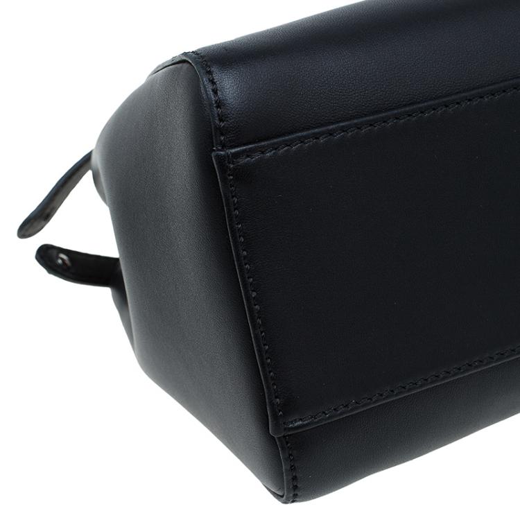 مملوكة مسبقًا Fendi Black Leather Mini Peekaboo Top Handle Bag