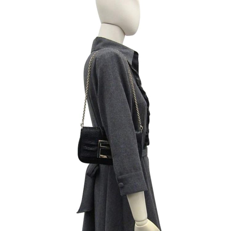 Pre Owned Fendi Black Pebbled Leather Mia Pochette Bag
