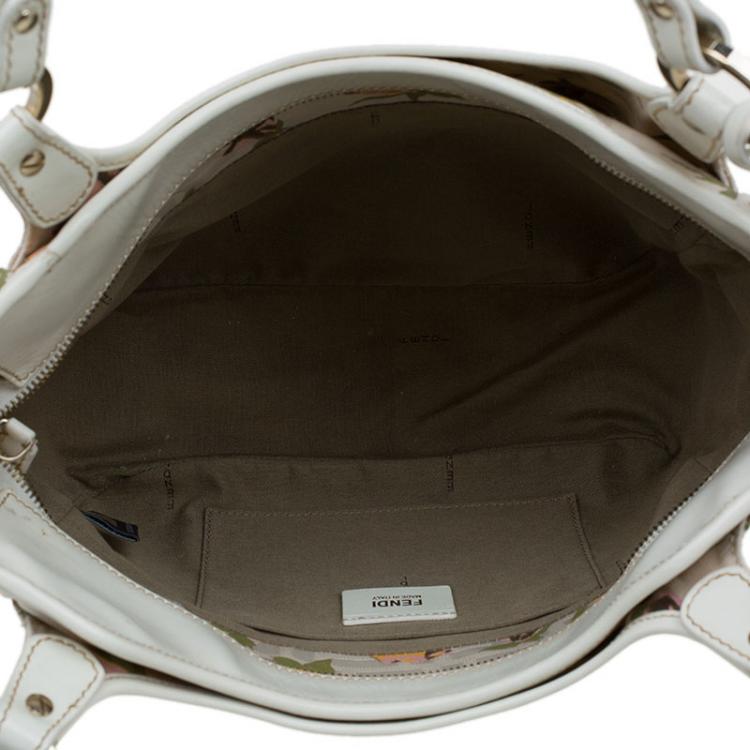 Pre Owned Fendi Beige Zucca Rose Print Canvas Chef Shopper Tote