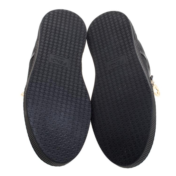 مملوكة مسبقًا Fendi Black Zucca Canvas and Leather Low Top Sneakers Size 39