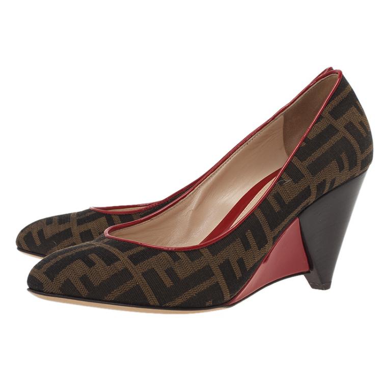 مملوكة مسبقًا Fendi Zucca Canvas Wedge Pumps Size 40