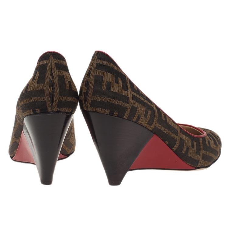 مملوكة مسبقًا Fendi Zucca Canvas Wedge Pumps Size 40