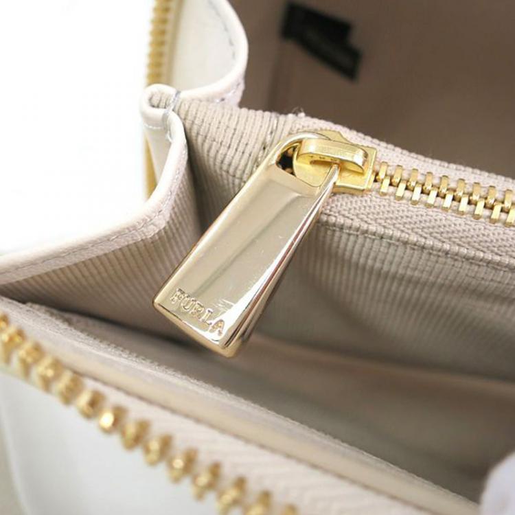 Pre Owned Furla White Leather Zip around Crossbody