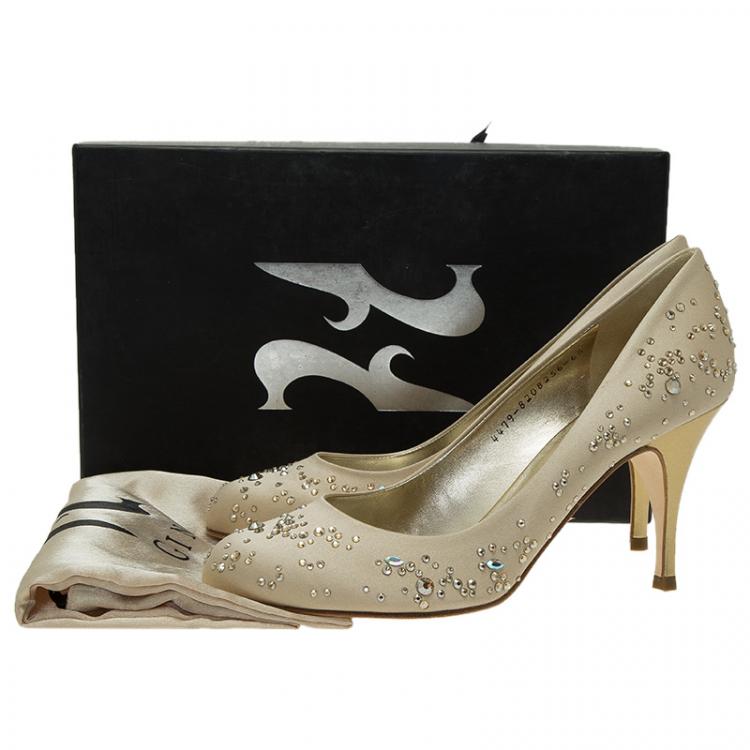 مملوكة مسبقًا Gina Beige Satin Embellished Anny Pumps Size 38.5
