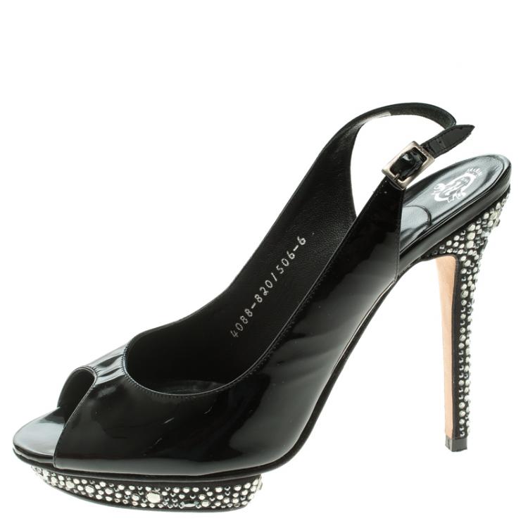 مملوكة مسبقًا Gina Black Patent Leather Crystal Embellished Platform Peep Toe Slingback Sandals Size 39