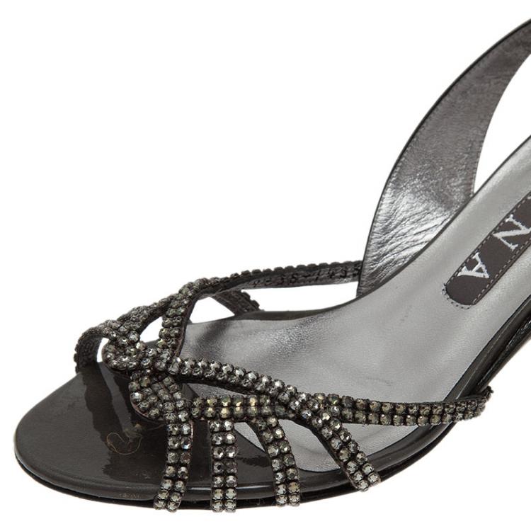 مملوكة مسبقًا Gina Grey Patent Crystal Slingback Sandals Size 38