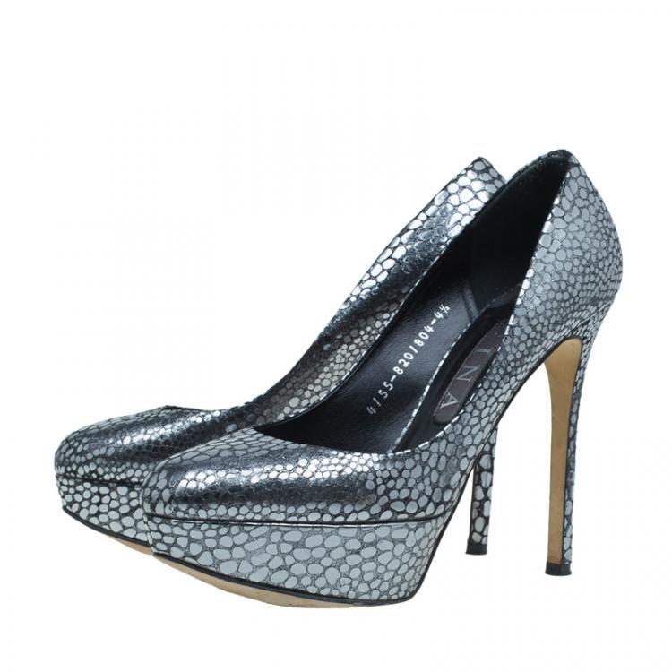 مملوكة مسبقًا Gina Silver Metallic Leather Platform Pumps Size 37.5