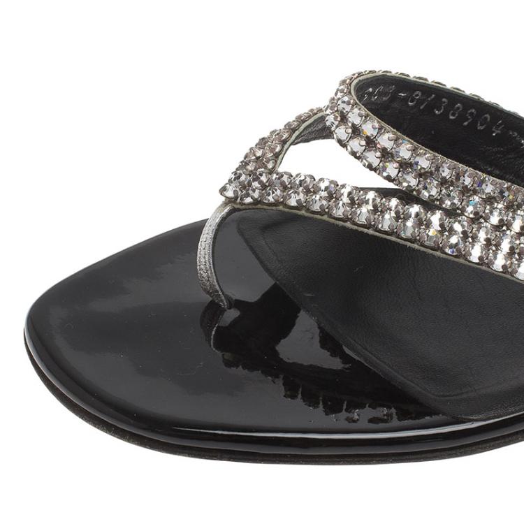 مملوكة مسبقًا Gina Embellished Leather Thong Sandals Size 37